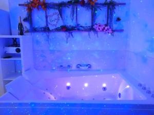 Le 2005 Double BALNEO, Lit QUEEN SIZE, soirée romantique