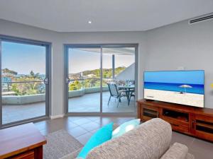 Barefoot Bliss 4, 6-10 Market Street - Surfside Apartments