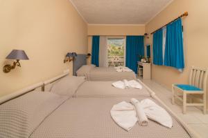 Family Room with Sea View room in Matilda Hotel