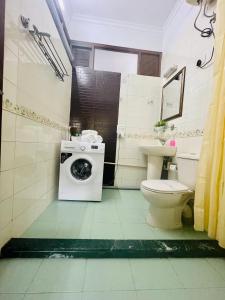 BluO Studio Defence Colony Mkt - Kitchen, Balcony