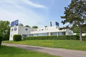 杜瓦维特酒店 - 乌克河畔拉比西埃