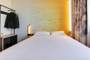 Hotels B&B HOTEL Reims Croix Blandin : photos des chambres