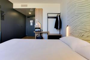 Hotels B&B HOTEL Reims Croix Blandin : photos des chambres