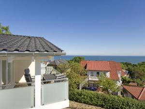 Meeresblick-Residenzen-FeWo-67-deluxe-Balkon-Meerblick-Sauna-u-Schwimmbadnutzung