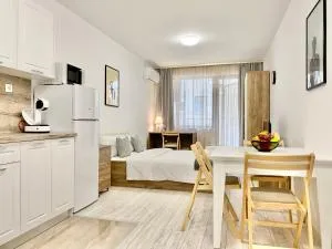 Cozy Studio next to State Opera with Work Space - 雅格达