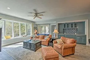 Lake Keowee Condo with Balcony and Community Perks - Pickens
