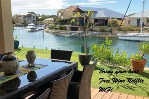 Sandpiper Island Tranquil Waterfront Views & Jetty - Preston Beach