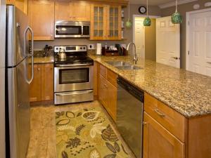 St Anton Courtyard View 1-Bedroom Condos with Dry Sauna