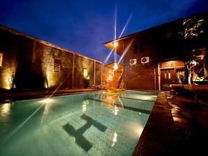 Tomohon Private Pool Villa Batu