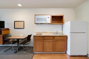 Double Room with Two Double Beds - Smoking room in WoodSpring Suites Columbus North I-270