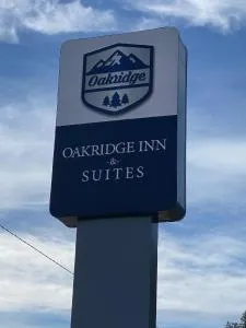 Oakridge Inn & Suites - Oakridge