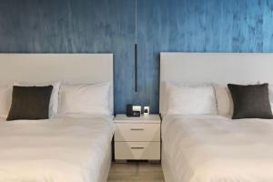 Deluxe Queen Suite with Two Queen Beds, Non-Smoking room in Global Luxury Suites at The Arches