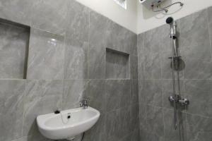 RedDoorz near Rita Super Mall Purwokerto