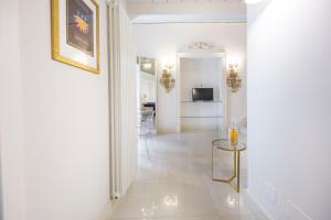 Home dentro il teatro