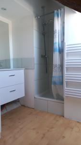 Appartements nid d'aigle de Cande centre✰6 places✰lumineux✰ : photos des chambres