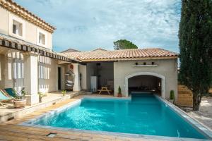 Maisons de vacances Villa tout confort avec piscine privee : photos des chambres