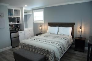 CARLETON INN & COTTAGES