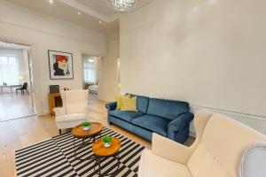 Romantic riverview Bestern