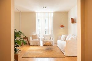 Two-Bedroom with two bathrooms and Inner courtyard view room in DestinationBCN Universitat Apartments
