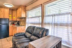 Cozy Studio with Fireplace about 1 Mi to Ski Resort