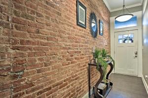 Chic Baltimore Apartment 2 Mi to Downtown!