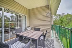 Jacuzzi Tub Branson Retreat about 4 Mi to Strip