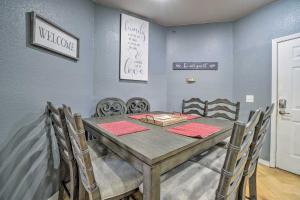 Jacuzzi Tub Branson Retreat about 4 Mi to Strip