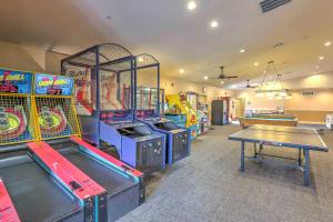 Jacuzzi Tub Branson Retreat about 4 Mi to Strip