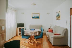 Apartman Hola