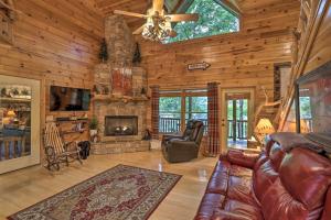 Cherry Lake Lodge with Hot Tub, Fire Pit and Game Room