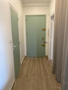 50m plage - 2 pièces jardin garage