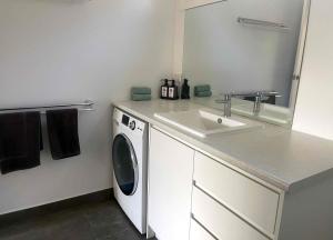 Botanic Racecourse Apartments