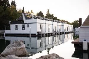 The Sea Lodges Portoroz - Bootshaus Floating Sea House - Lucija