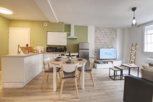Appartements La Balade Nimoise Center Car Park AC : photos des chambres