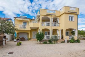 Apartments Sarlija