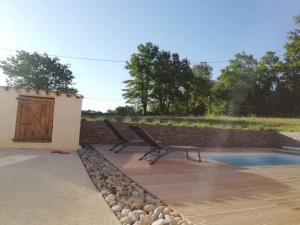 Villa pleine campagne, piscine chauffée , Lubéron