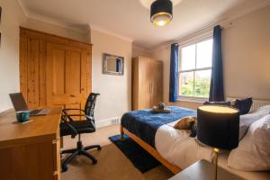 Victorian 3 bed City Centre House - Free Parking