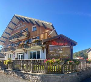 Hotels Les Reflets du Lac : photos des chambres