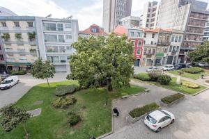 Bonjardim Studio w Balcony by LovelyStay