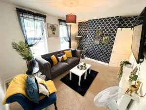 Gillingham Centre Modern Apartment - Hoo