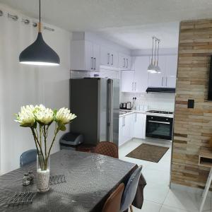 Overport Durban Halaal Accommodation 2V "No Alcohol Strictly Halaal No Parties" Entire Luxury Apartment, 2 Bedroom, 4 Sleeper, Self Catering, 300m from Musjid Al Hilaal