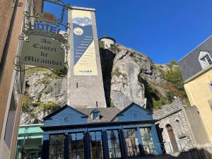 Hotels Logis Hotel Castel de Mirambel : photos des chambres
