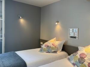 Hotels Logis HOTEL CASTEL DE MIRAMBEL : photos des chambres