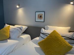 Hotels Logis HOTEL CASTEL DE MIRAMBEL : photos des chambres