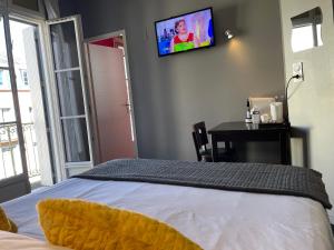 Hotels Logis Hotel Castel de Mirambel : photos des chambres