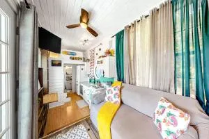Chimney Rock Tiny Home - Каньон-Лейк
