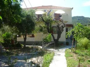 瓦西利斯一室公寓酒店 - Tsoukalokhórion