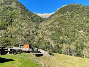 Grange rénovée, Pyrénées Ariégeoises, Gîte haute Ariège