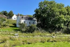 Beautiful cottage in a wonderful Highland setting - Ardvar