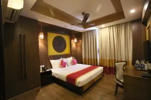 Vivin Luxury Suites - Trippapur